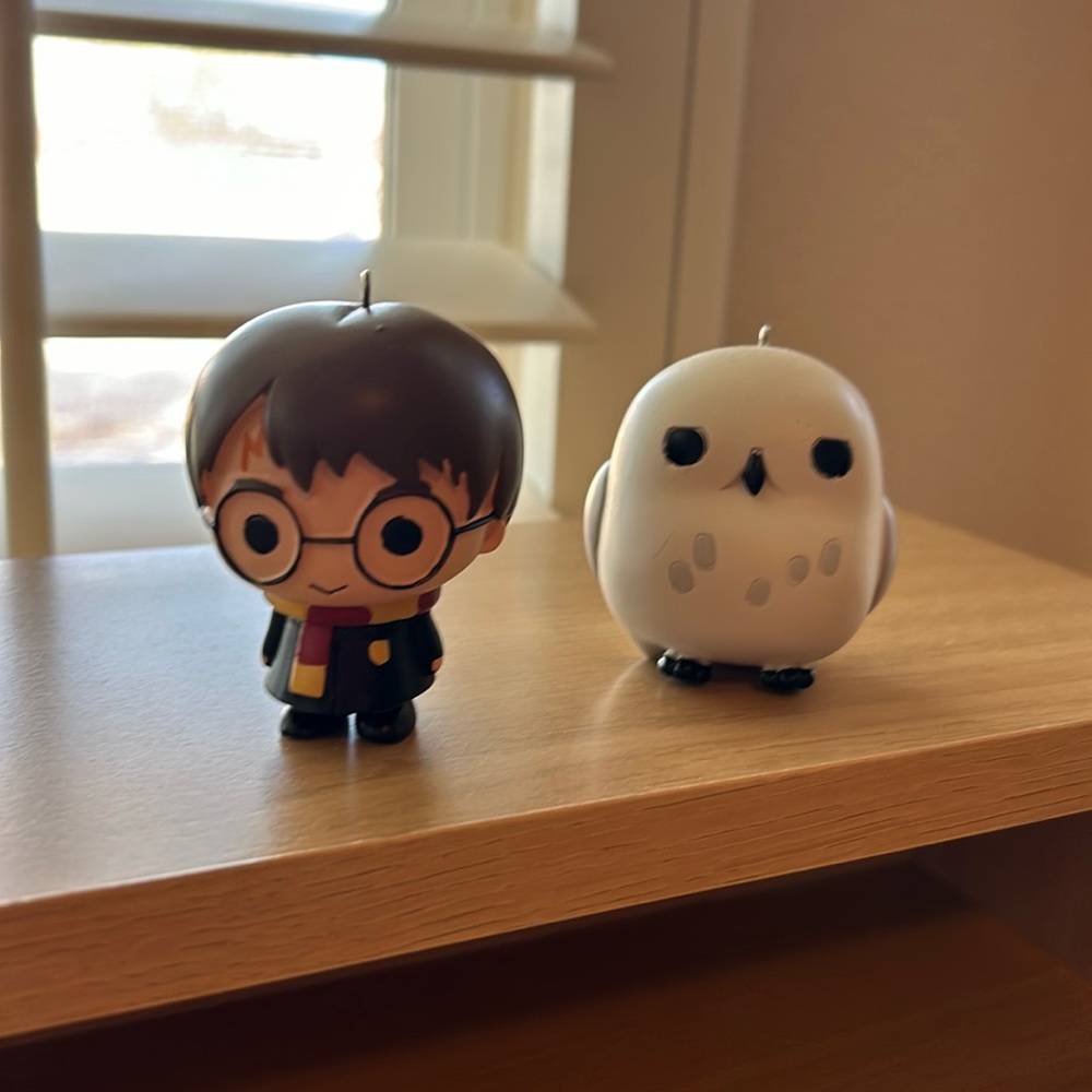 Set of 2 Warner Brothers Christmas Ornaments Harry Potter and Hedwig EUC
